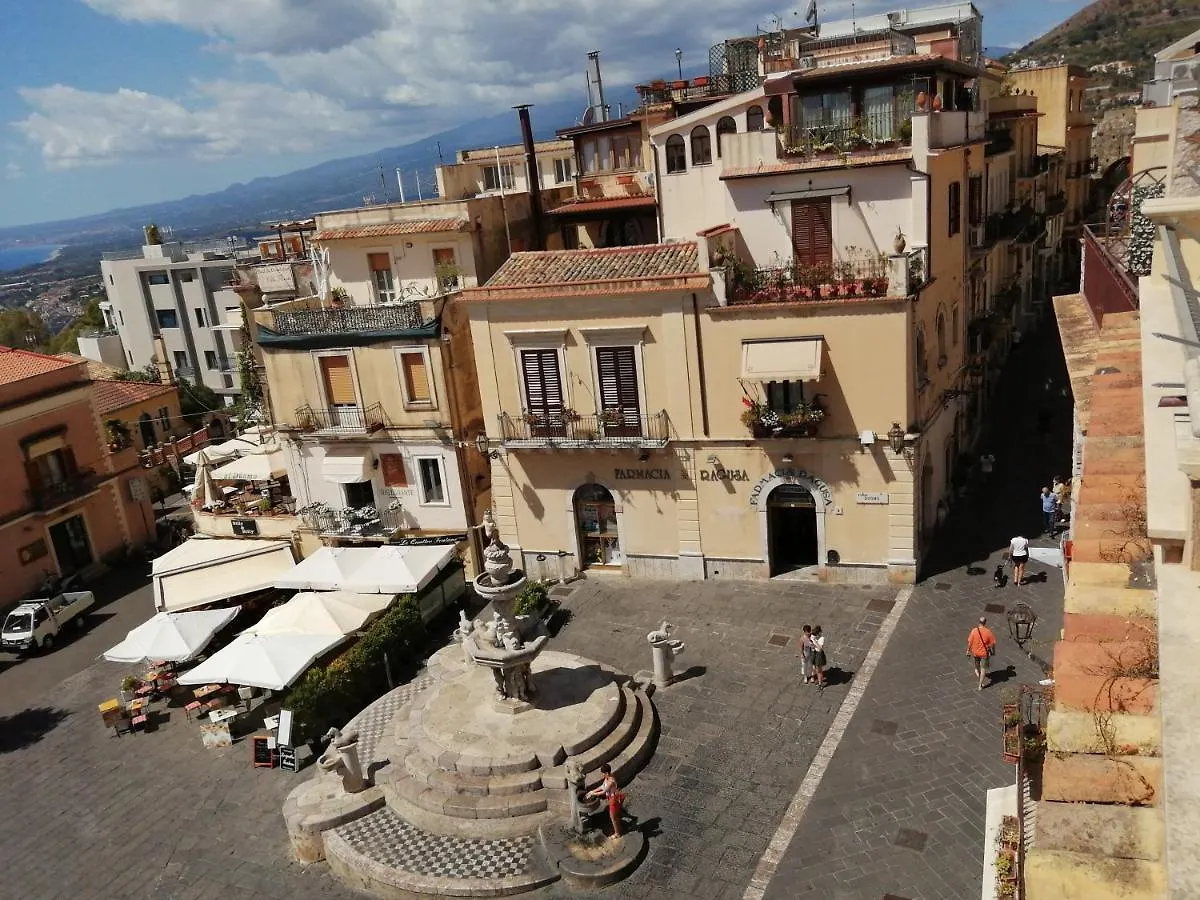 Aly Art Apartment Taormina Duomo, Gulf & Etna View