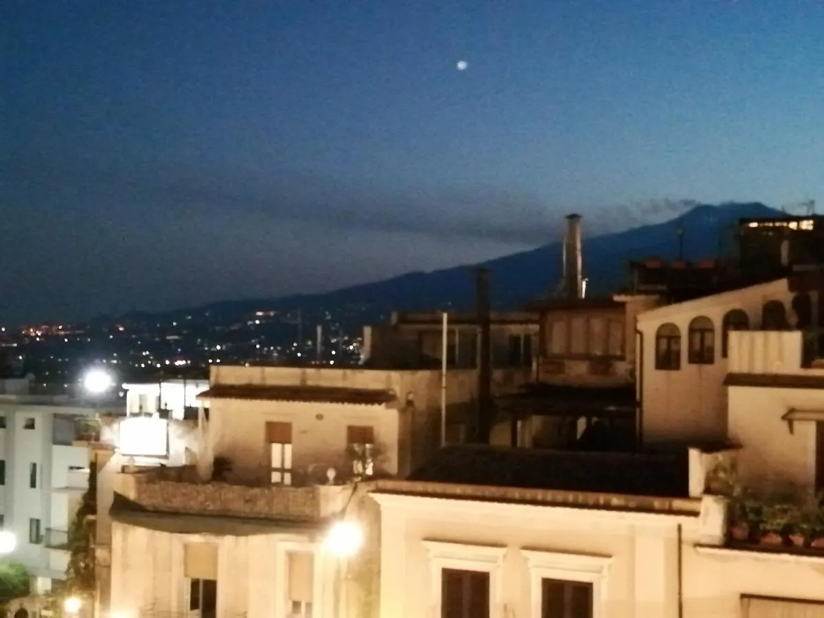 Aly Art Apartment Taormina Duomo, Gulf & Etna View 0*,  Włochy