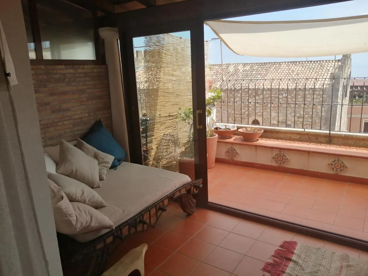 Aly Art Apartment Taormina Duomo, Gulf & Etna View