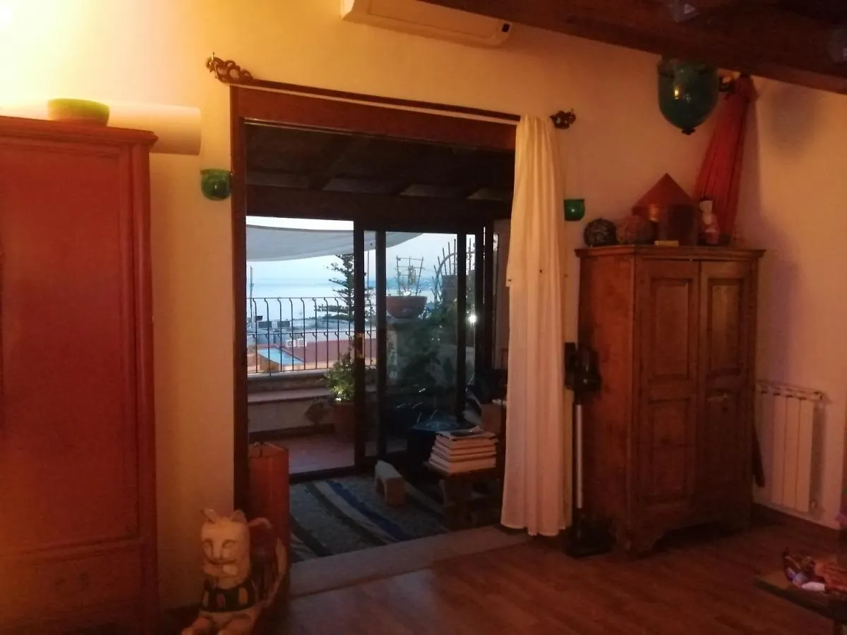 Aly Art Apartment Taormina Duomo, Gulf & Etna View