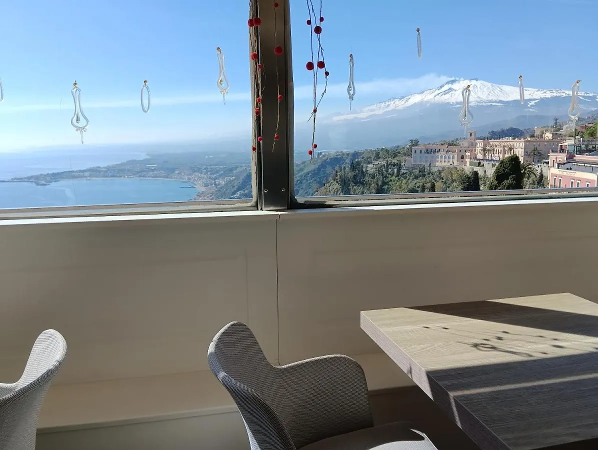 Aly Art Apartment Taormina Duomo, Gulf & Etna View
